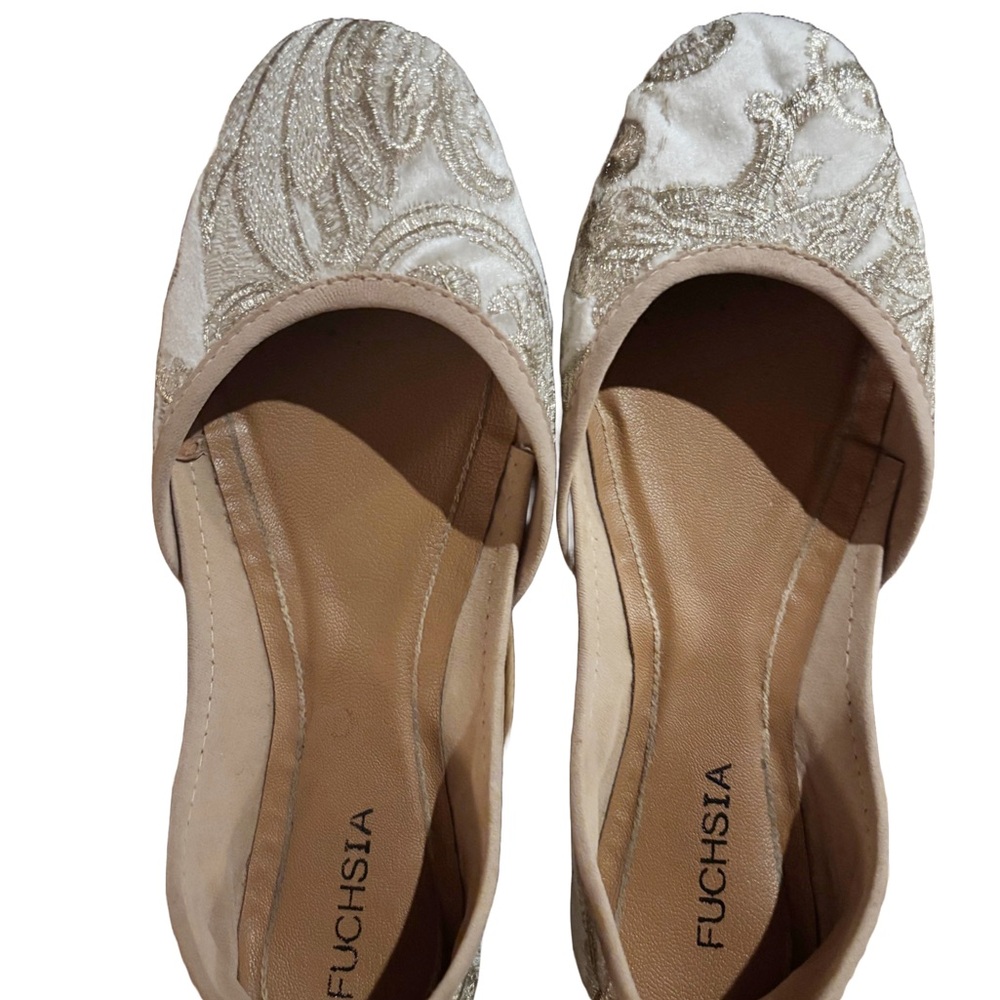 Luxury hand embroidered flats